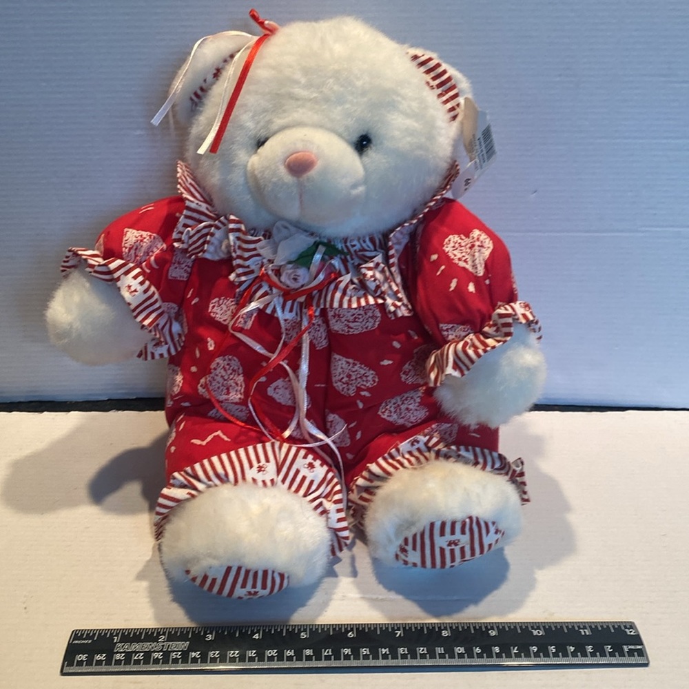 NWT & Vintage 1997 Valentines Bear